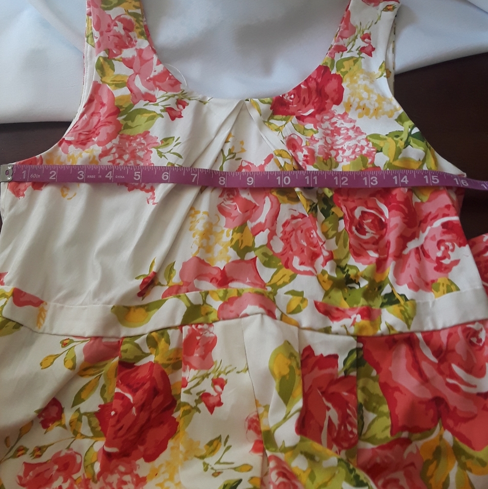 Motherhood Maternity Sleveless Floral Dress. Size: Medium. - Picture 9 of 10